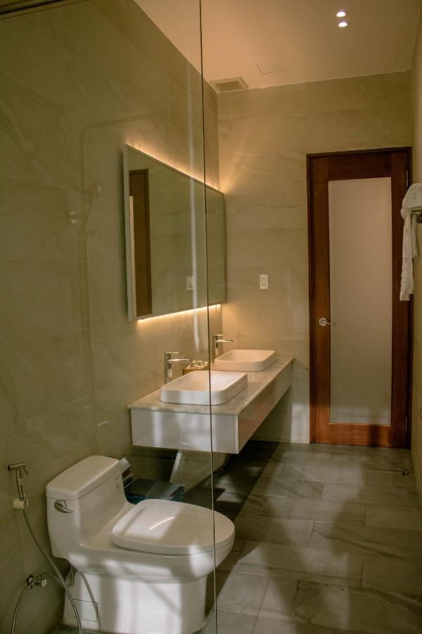 Coconut Hotel Phu Yen Туїхоа Номер фото